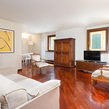 Cozy 2 Bedroom In The Heart Of Verona Ngoại thất bức ảnh